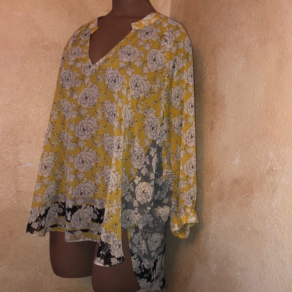 Cabi Amelia Gather Blouse Small - Picture 4 of 5